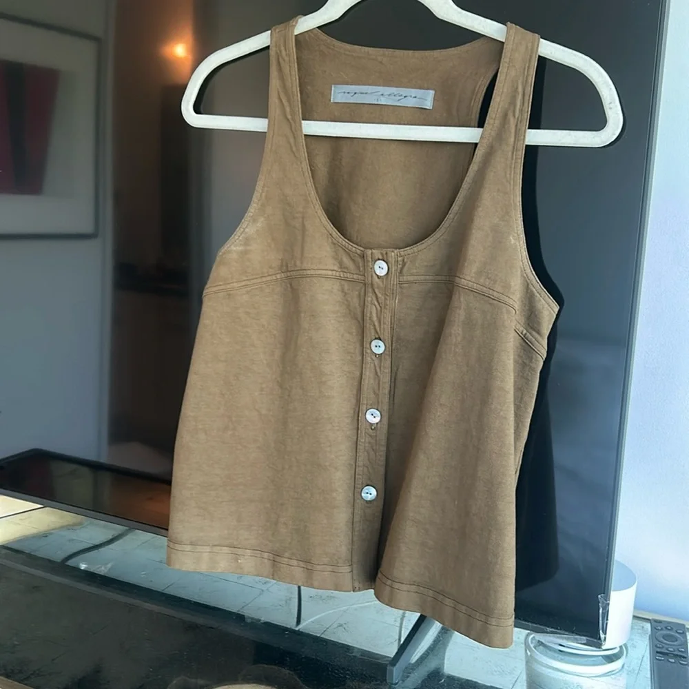 Raquel Allegra Button Sleeveless top in army green size 0/ small - Picture 2 of 8